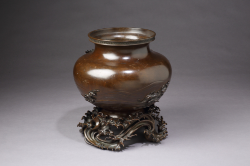 Akichika%2C%20%3Cb%3E%3Ci%3E%20Dragon%20Vase%20with%20Wave%20Stand%3C%2Fi%3E%3C%2Fb%3E%2C%20ca.%201870-1890%2C%20bronze%2C%20Gift%20of%20Kenneth%20Case%20Smith%20and%20Virginia%20S.%20Smith%2C%20public%20domain%2C%202009.22a%2Cb